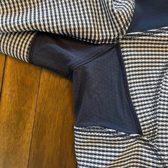 Lululemon zip up gingham jacket blue and white - Picture 8 of 9